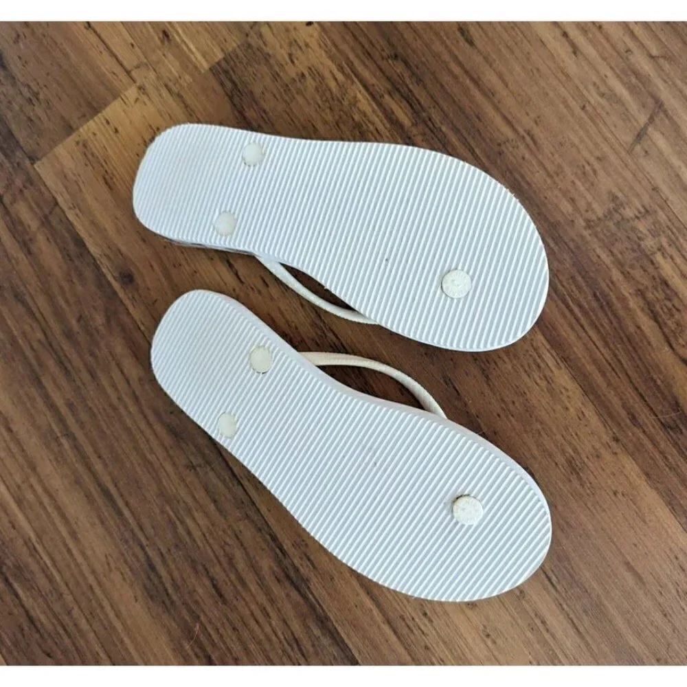 Abercrombie Kids Rainbow Flip Flop Size 3/4